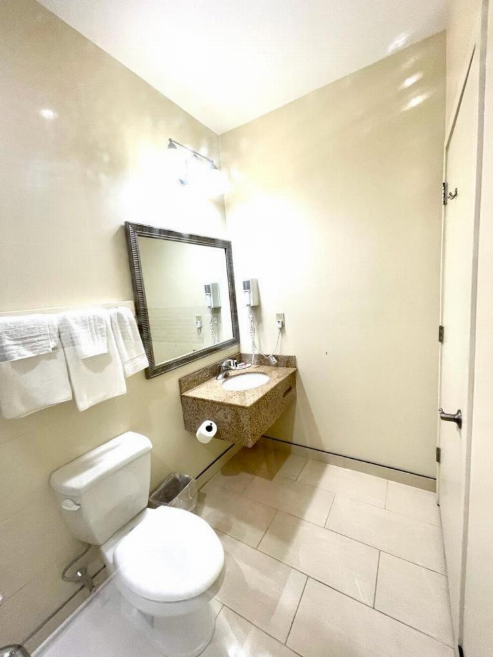 Whitney Inn & Suites Image 15